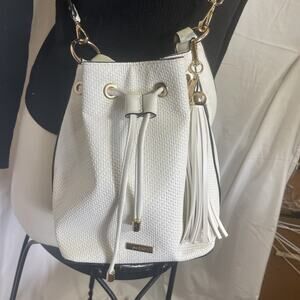 Aldo White W/Gold Woven Drawstring Bucket Bag Cross Body Convertible Top Handle